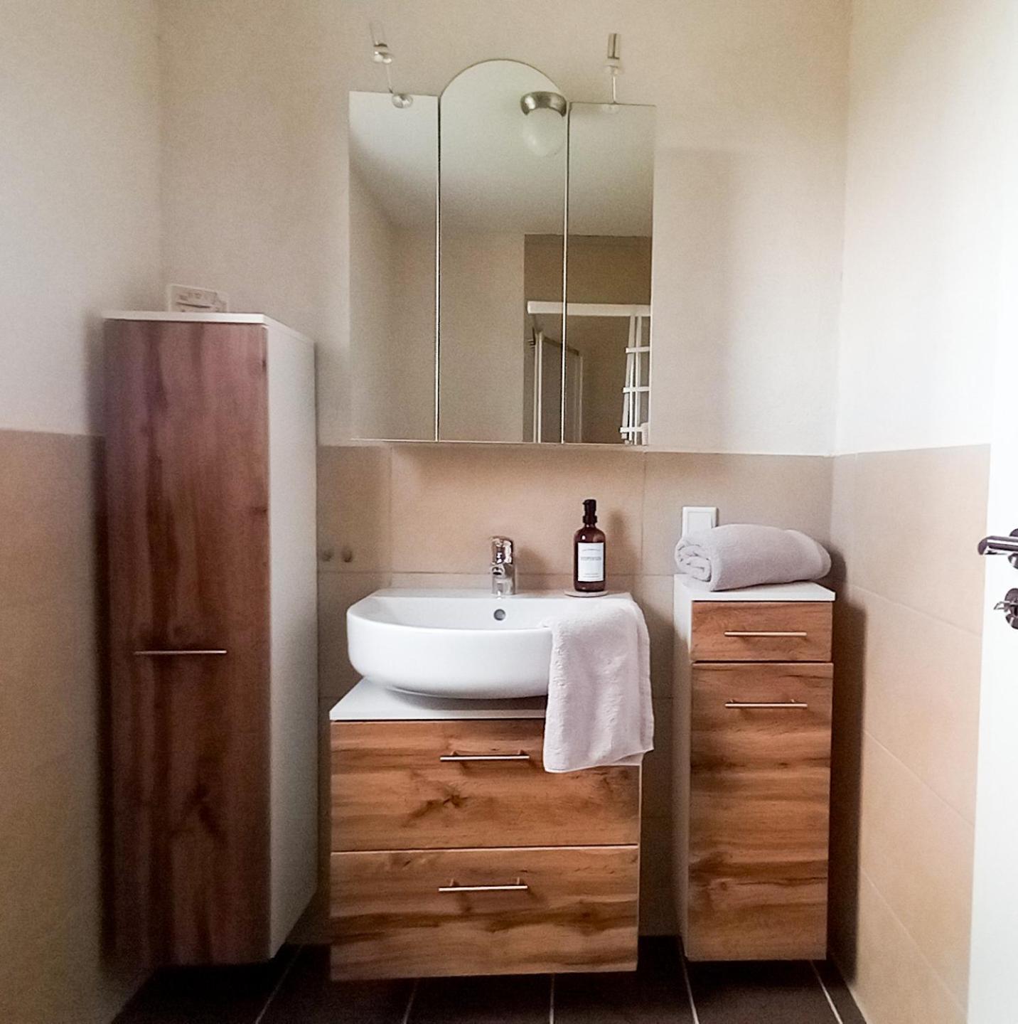 Ferienwohnung Evi'S Herzallerliebst Брилон Екстериор снимка